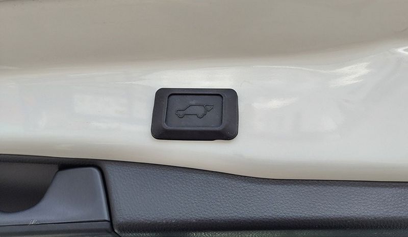 Toyota RAV4 • 2022 • 95,000 km 10