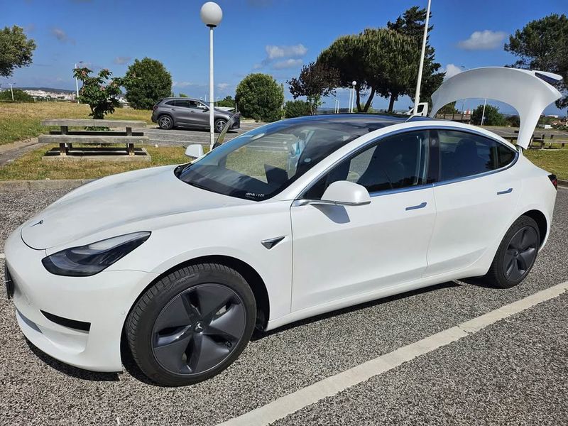 Tesla Model 3 • 2020 • 192,000 km 7