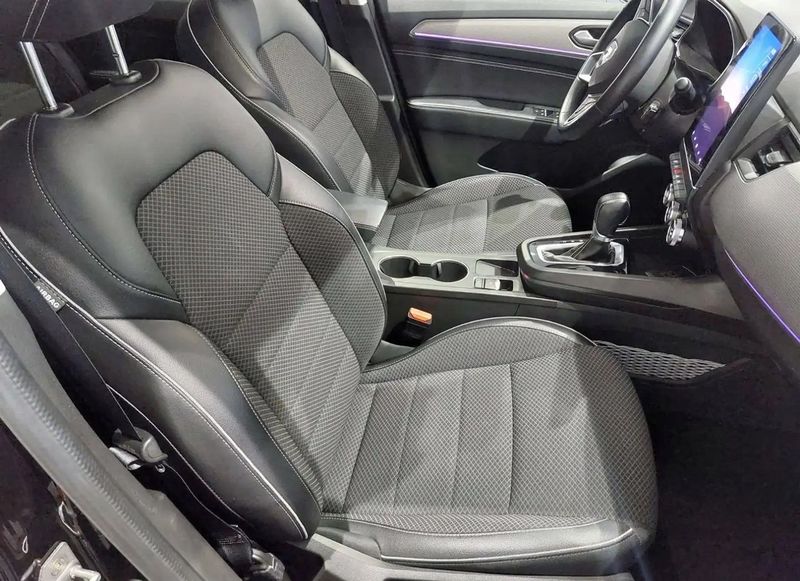 Renault Captur • 2022 • 21,045 km 3