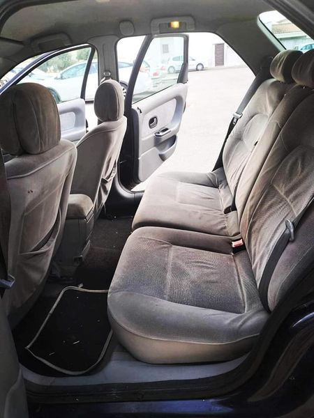 Renault Laguna • 1998 • 256,000 km 4