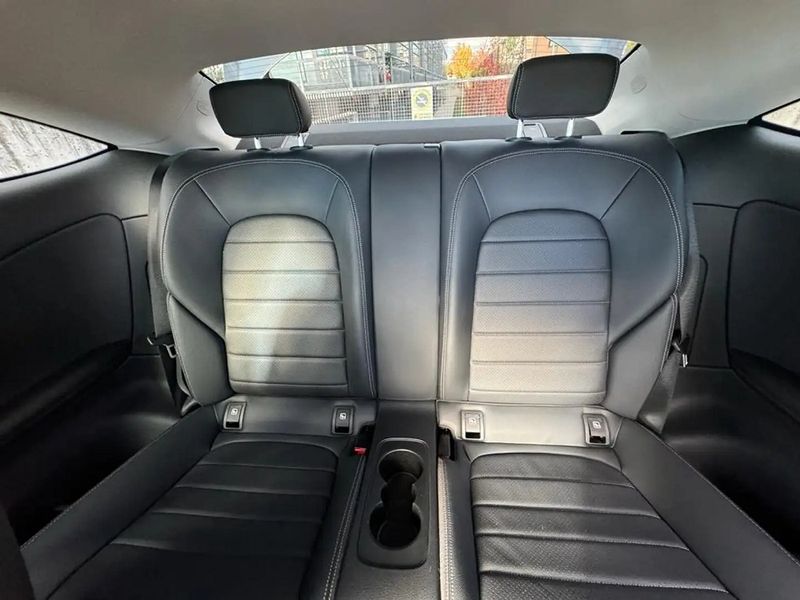 Mercedes-Benz C-Class • 2017 • 63,300 km 9