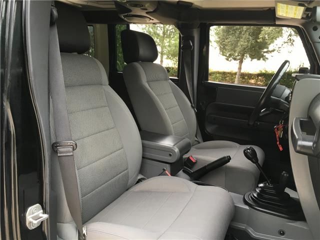 Jeep Wrangler • 2008 • 175,000 km 8