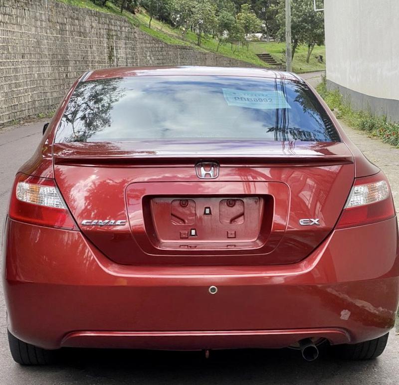 Honda Civic Coupé • 2008 • 124,000 km 2