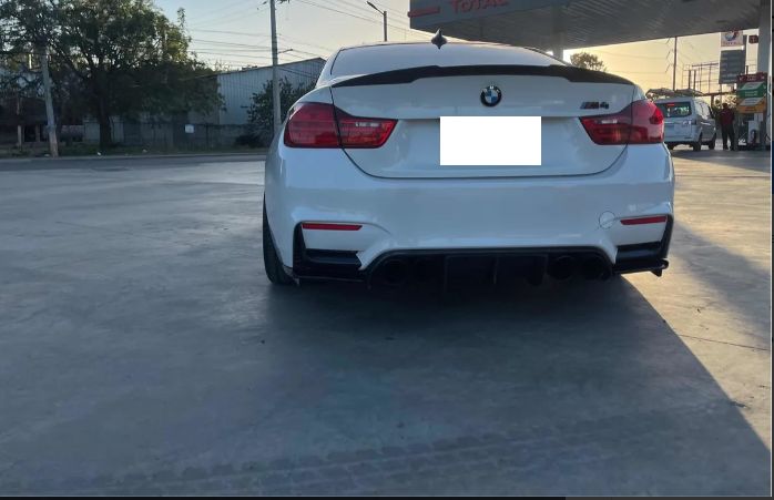 BMW M4 • 2015 • 89,000 km 2