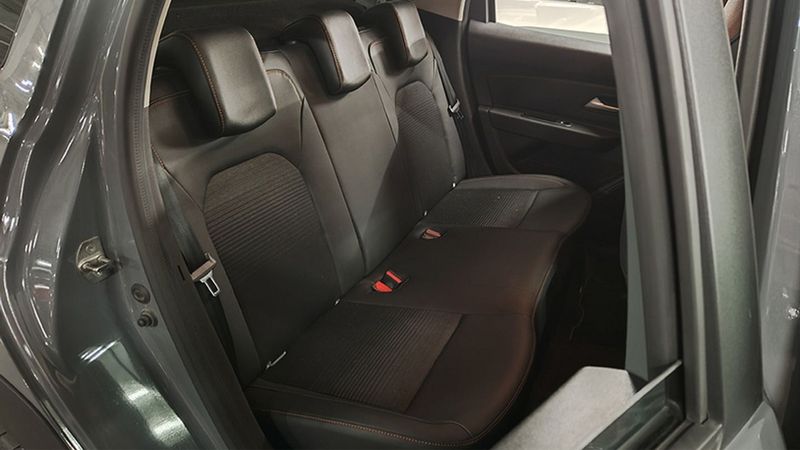 Dacia Duster • 2023 • 58,920 km 12