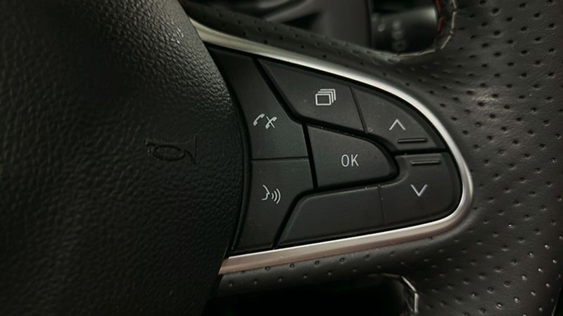 Renault Mégane • 2022 • 25,761 km 6