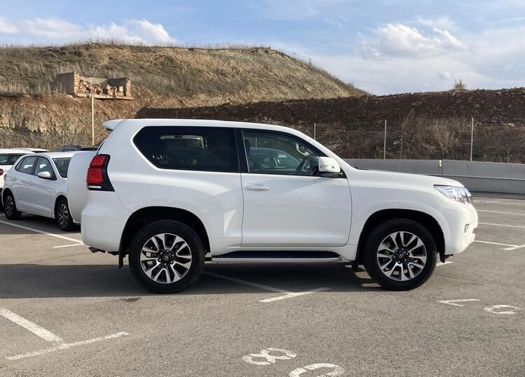 Toyota Land Cruiser • 2022 • 15,926 km 3