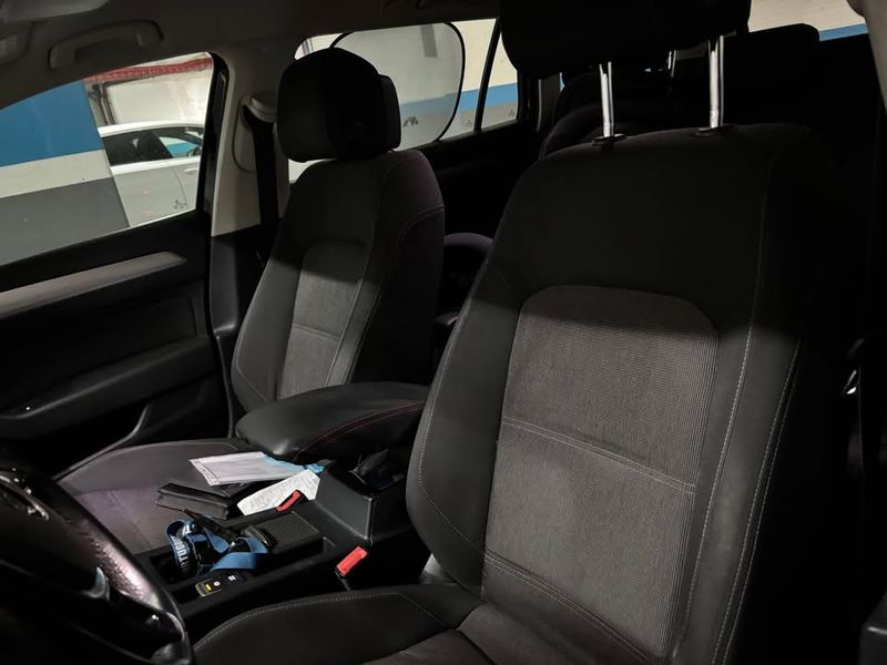Volkswagen Passat • 2015 • 180,000 km 4
