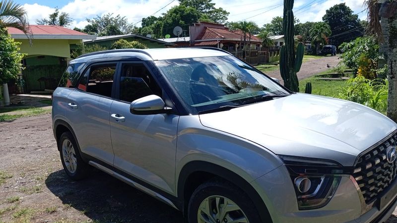 Hyundai Creta • 2023 • 56,000 km 1