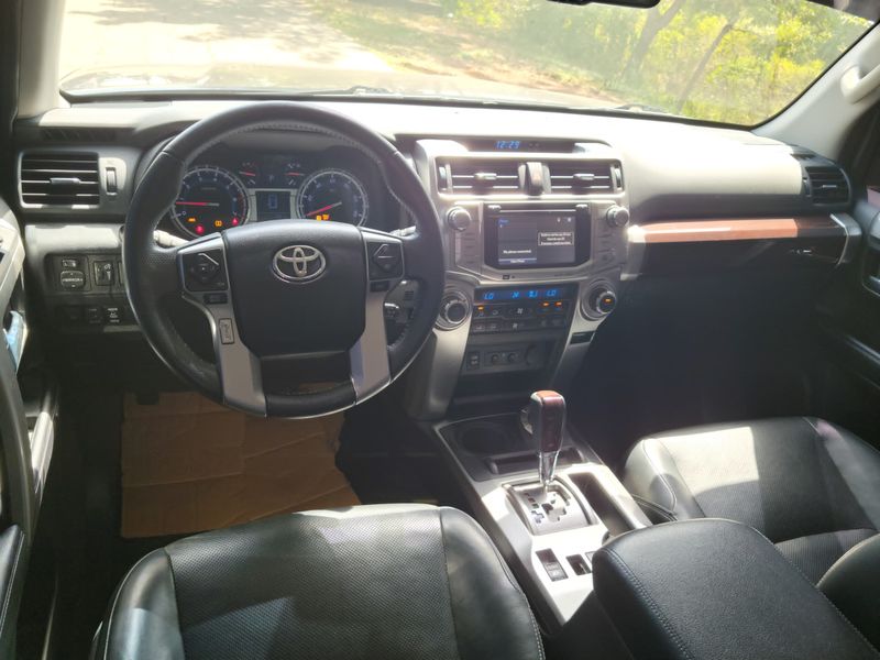 Toyota 4Runner • 2017 • 80,000 km 3