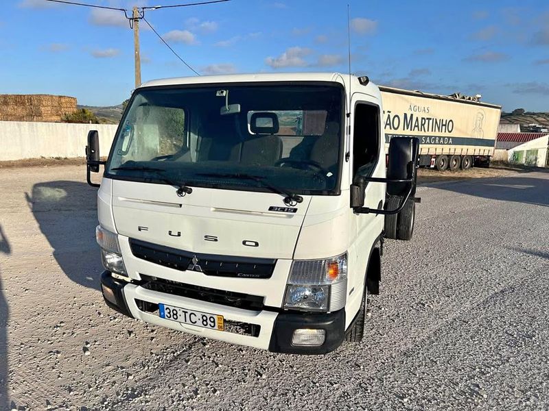 Mitsubishi Fuso canter • 2017 • 125,000 km 1