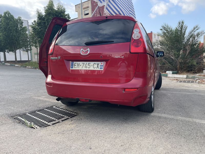 Mazda 5 • 2007 • 292,000 km 2