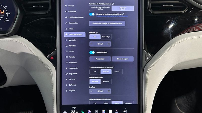 Tesla Model X • 2019 • 51,000 km 9