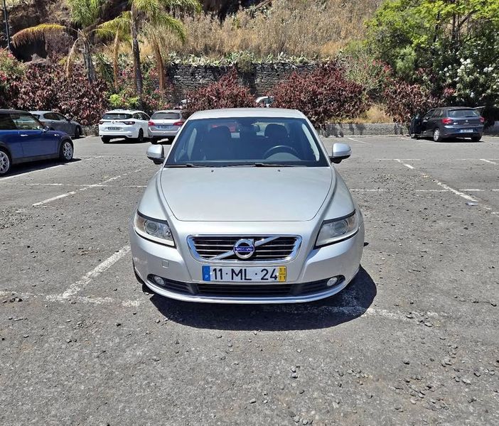 Volvo S40 • 2011 • 110,000 km 5