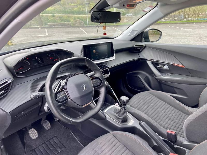 Peugeot 2008 • 2020 • 30,000 km 4