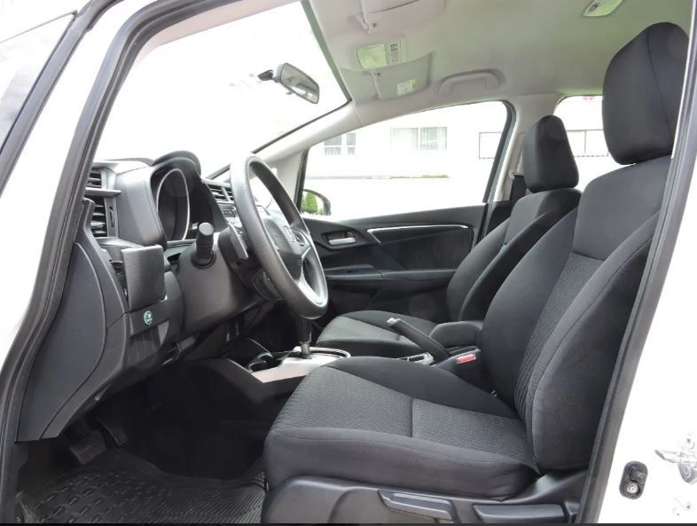 Honda Fit • 2010 • 83,000 km 9