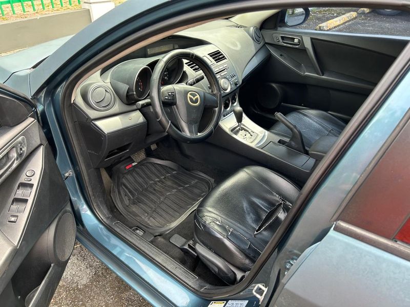 Mazda 3 • 2010 • 115,000 mi 4