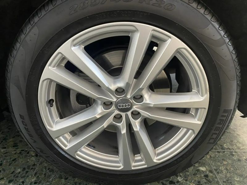 Audi Q7 • 2019 • 118,000 km 5