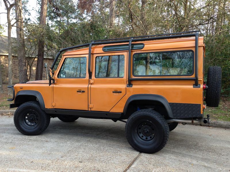 Land Rover Defender • 1985 • 71,090 km 7