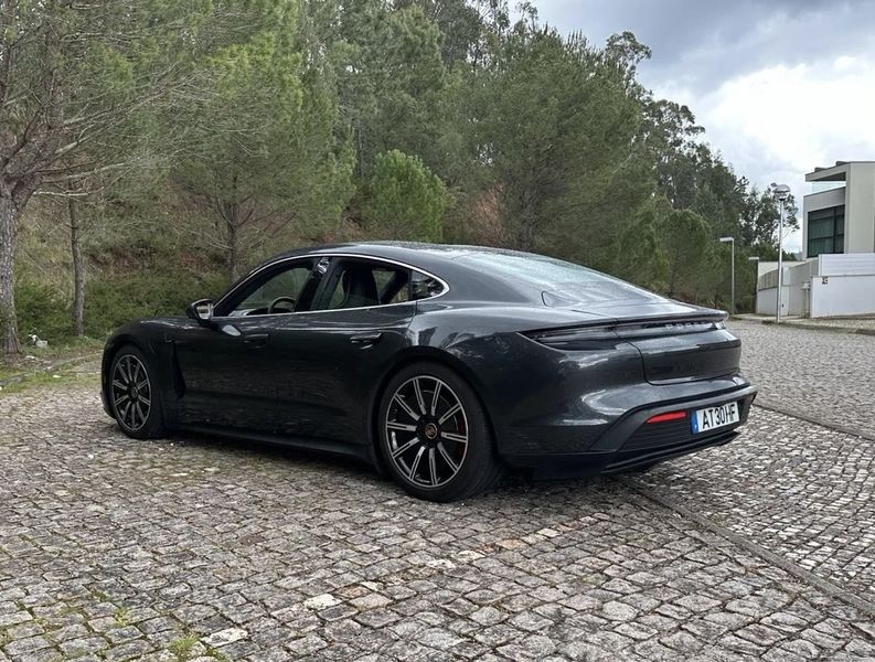 Porsche Taycan • 2021 • 89,000 km 3