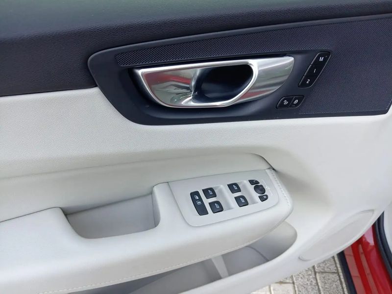 Volvo XC60 • 2023 • 5,500 km 9