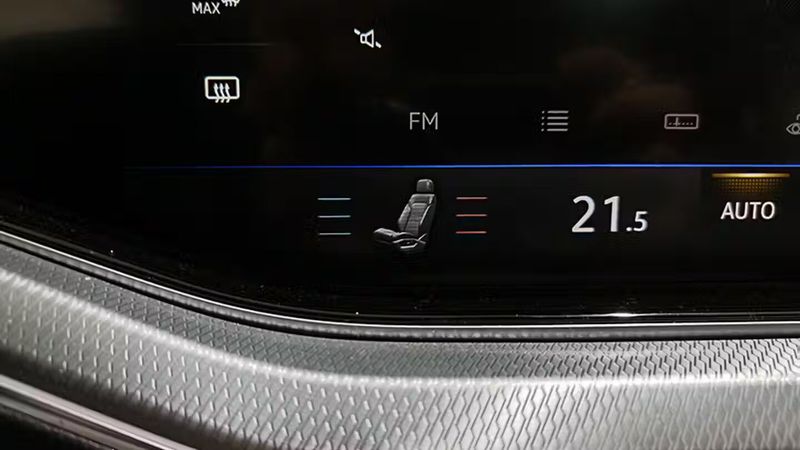 Volkswagen Touareg • 2019 • 94,801 km 9