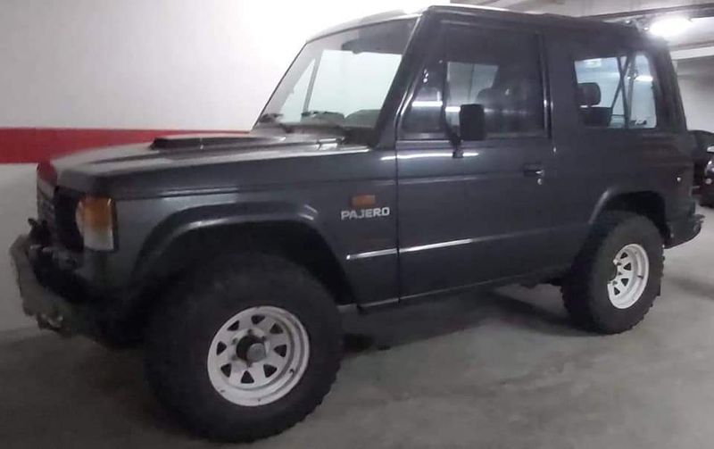 Mitsubishi Pajero • 1992 • 260,000 km 3