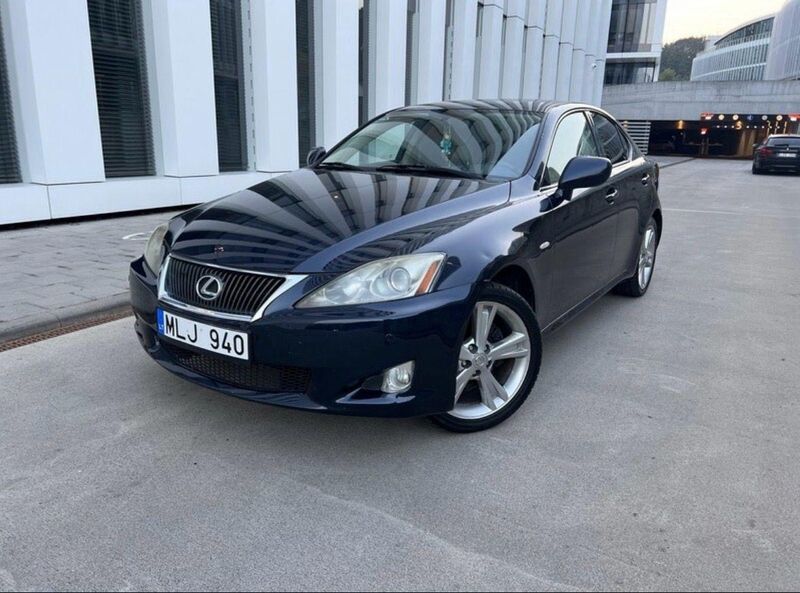 Lexus IS • 2006 • 300 km 1