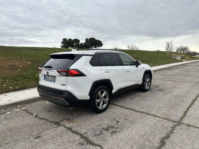 Toyota RAV4 • 2020 • 139,000 km 3