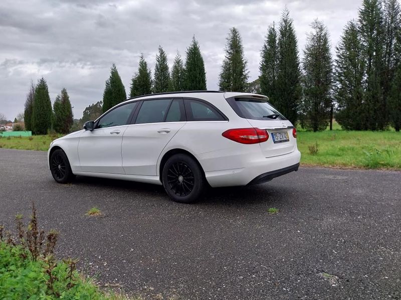 Mercedes-Benz C-Class • 2015 • 208,000 km 7