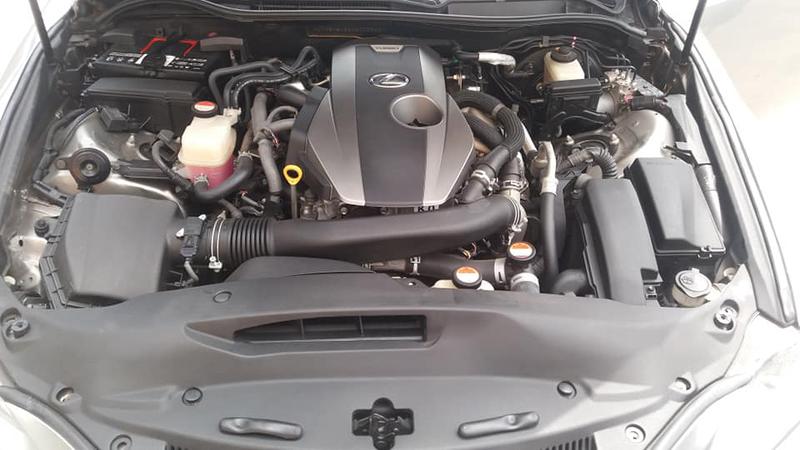 Lexus IS 200 • 2015 • 30,000 km 2