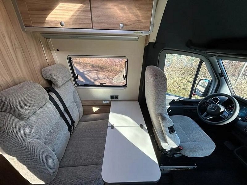 Mercedes-Benz 100 D • 2019 • 124,000 km 13