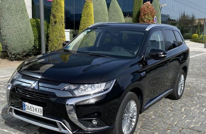 Mitsubishi Outlander PHEV • 2019 • 77,000 km 1