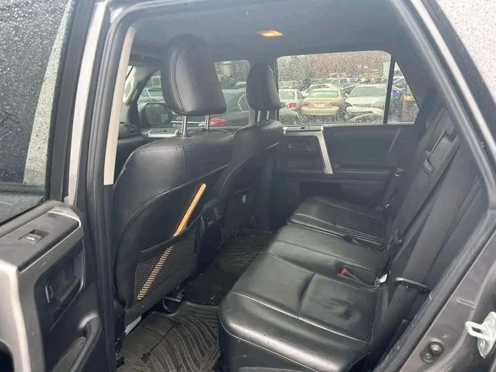 Toyota 4 Runner Limited • 2016 • 1,950 km 3