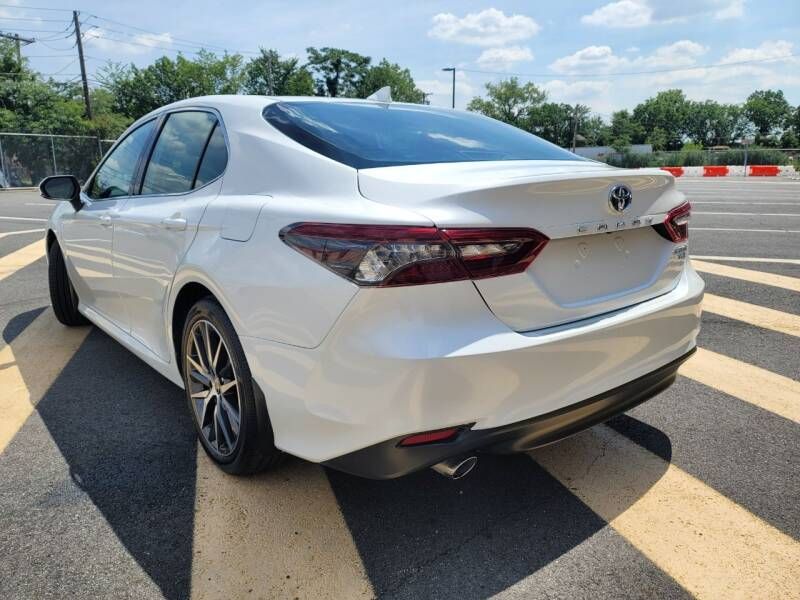Toyota Camry • 2022 • 2,140 km 4