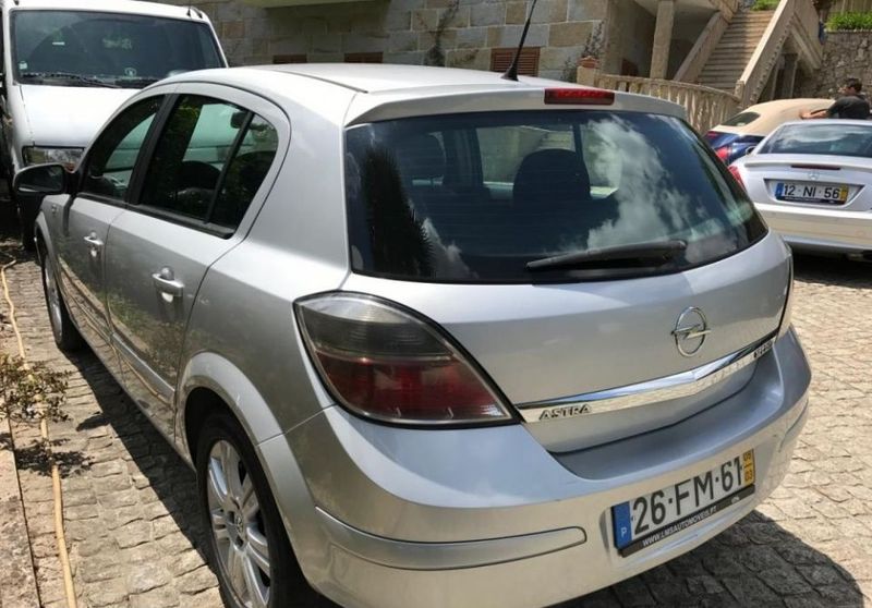 Opel Astra • 2008 • 235,000 km 2