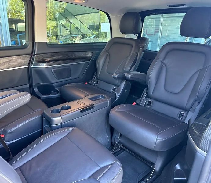 Mercedes-Benz 310 Van • 2020 • 54,000 km 12