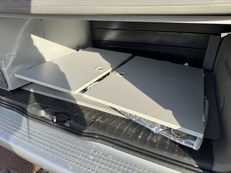 Volkswagen California • 2002 • 315,000 km 12