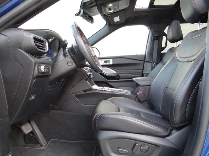 Ford Explorer • 2023 • 38,000 km 11