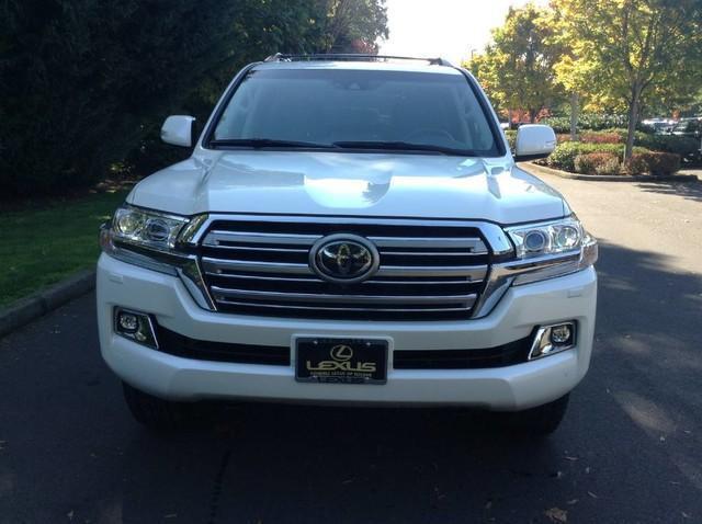 Toyota Land Cruiser • 2016 • 4,380 km 6