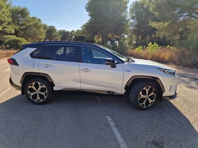 Toyota RAV4 • 2021 • 41,500 km 1