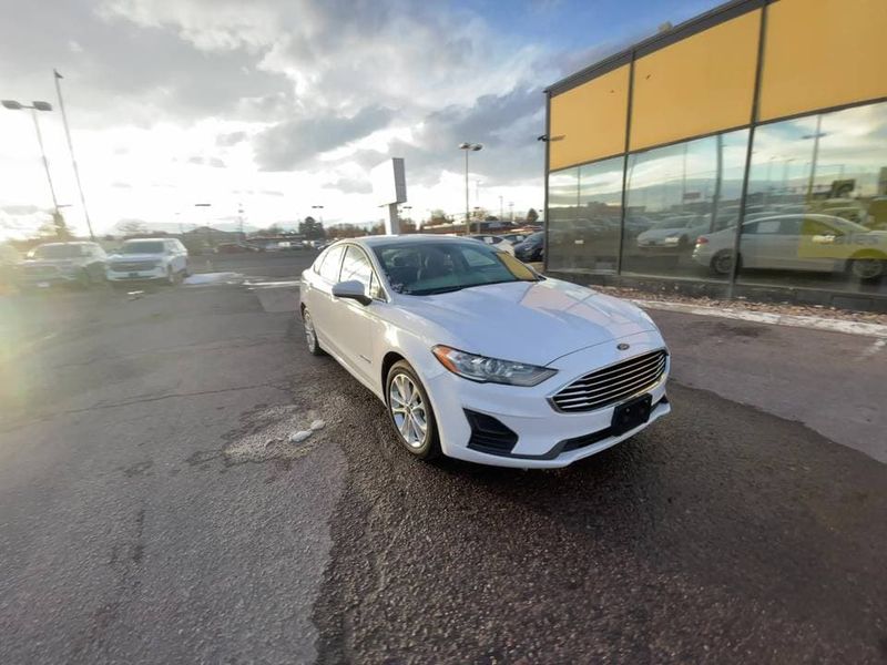 Ford Fusion Hybrid • 2024 • 20,851 km 2