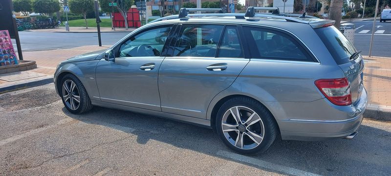Mercedes-Benz C-Class • 2009 • 169,800 km 4