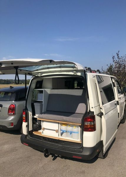 Volkswagen T5 • 2004 • 200,000 km 2