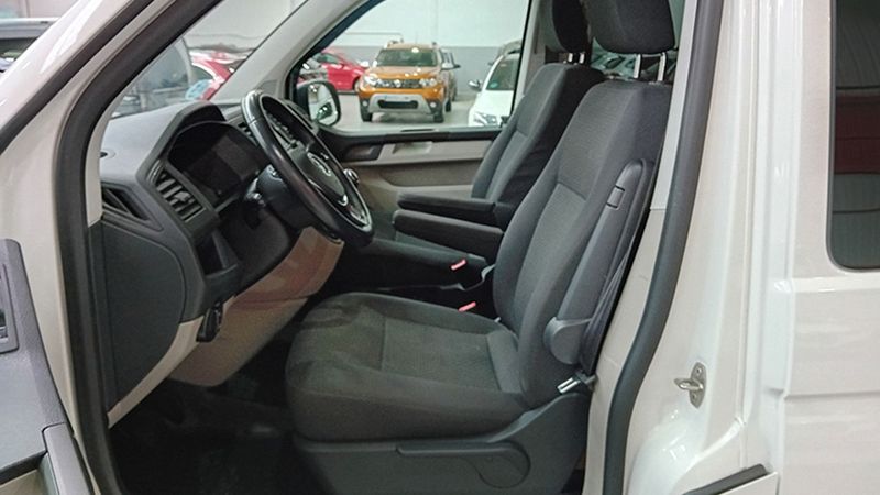 Volkswagen Caravelle • 2019 • 38,000 km 9