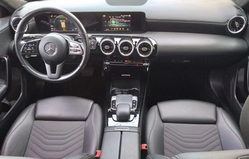 Mercedes-Benz A • 2018 • 60,000 km 3