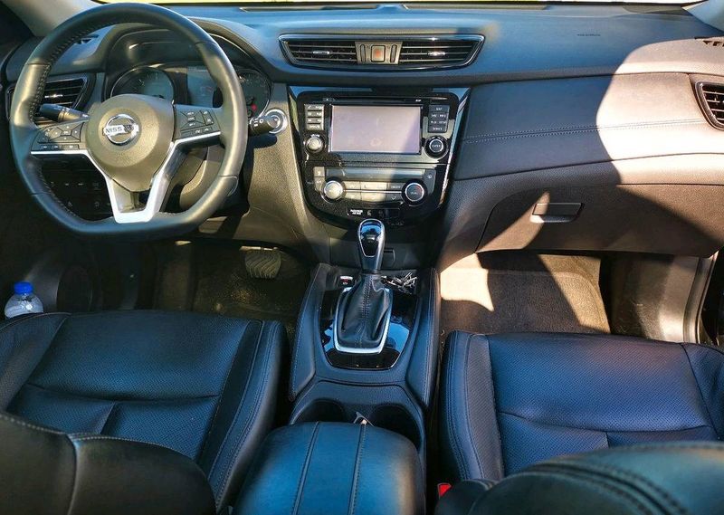 Nissan X-Trail • 2018 • 50,000 km 4