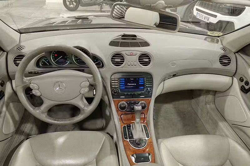 Mercedes-Benz SL • 2007 • 30,414 km 4