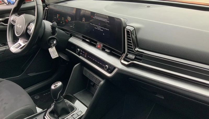 Kia Sportage • 2023 • 37,500 km 7