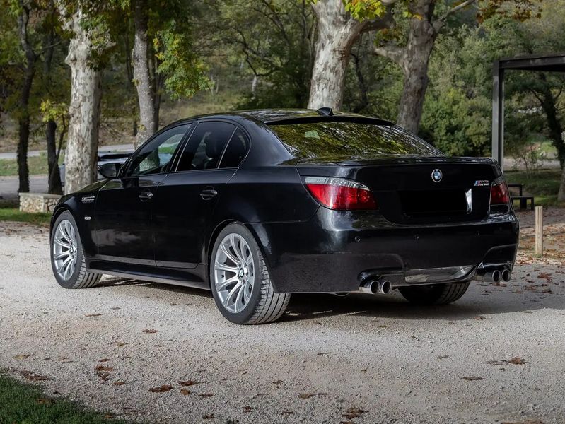 BMW 5 Series • 2007 • 137,700 km 2